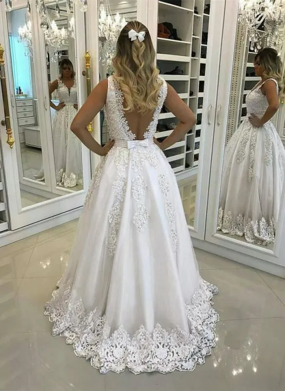 Elegant Ivory Lace and Appliques Wedding Dresses