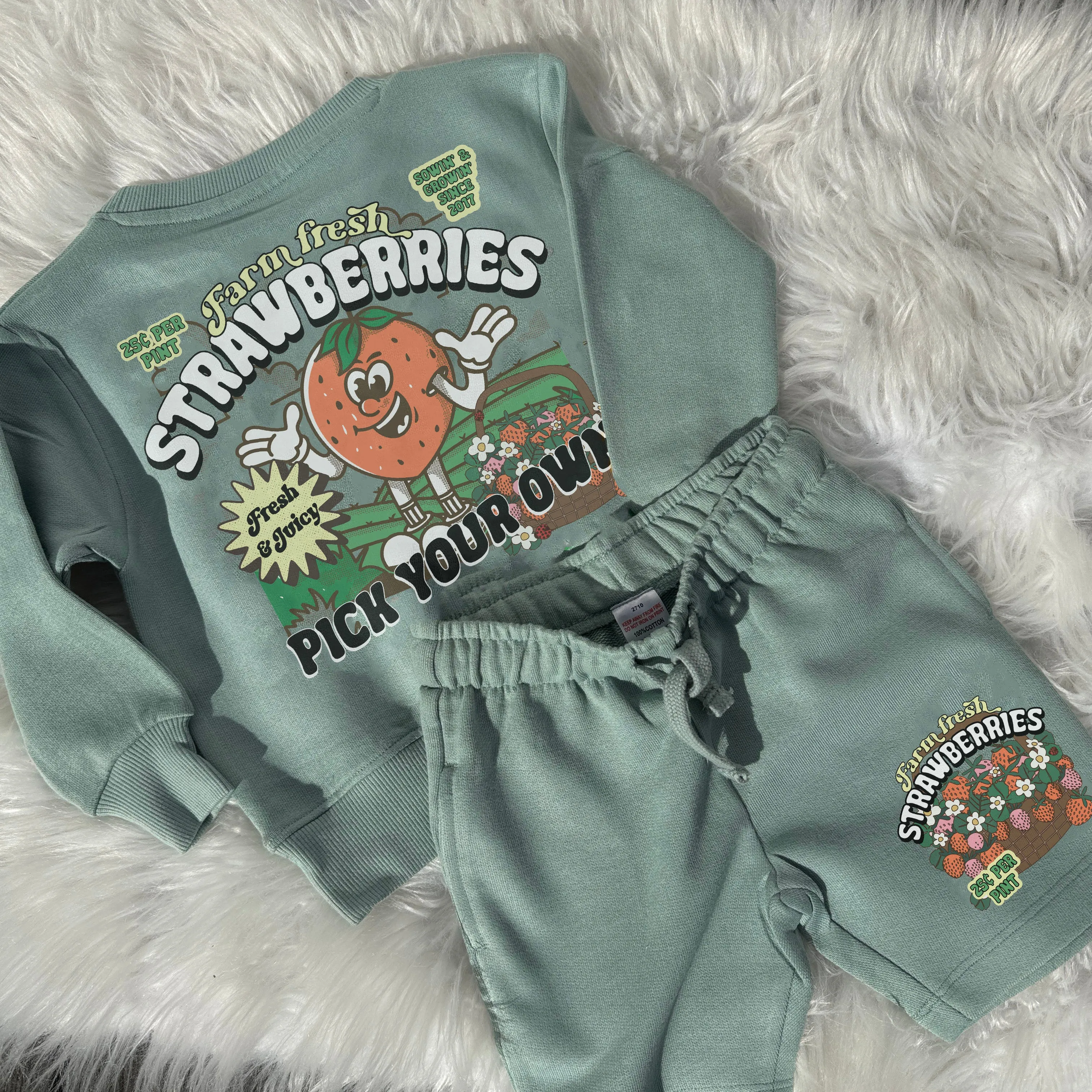 Strawberry picking British Summer Sweater & Shorts set